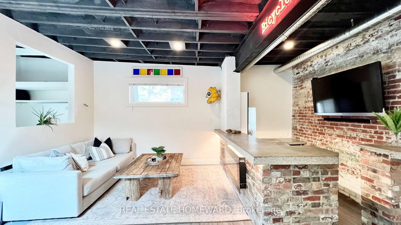 home for lease on 1233 Dundas Street E