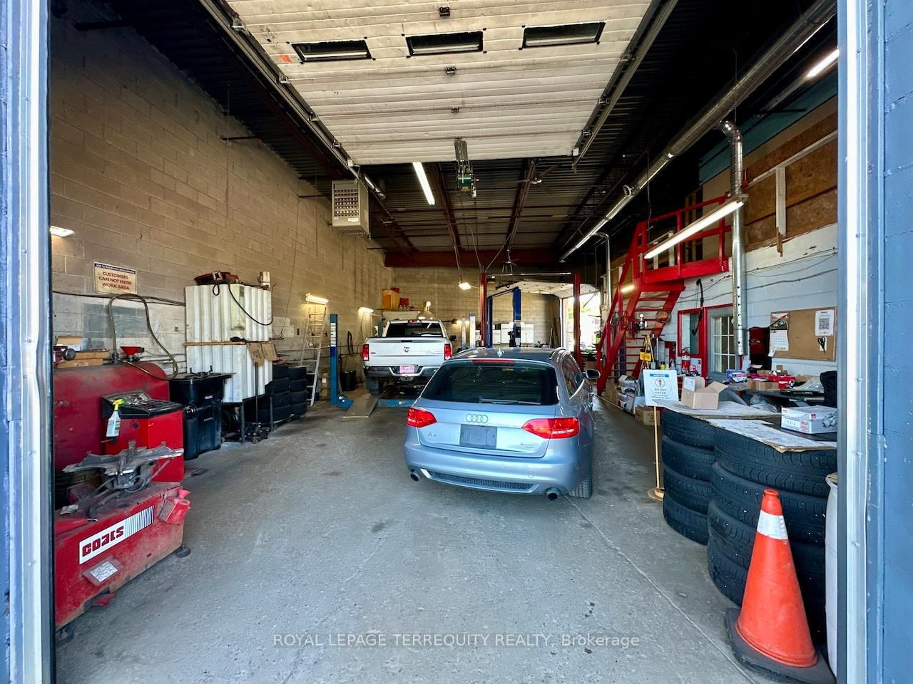 518 Centennial Road N, Unit 1 - Photo 17