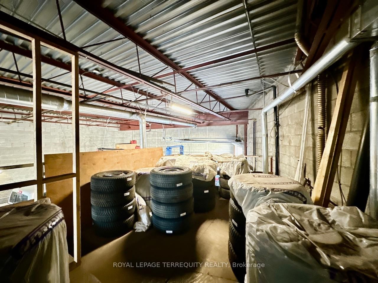 518 Centennial Road N, Unit 1 - Photo 24