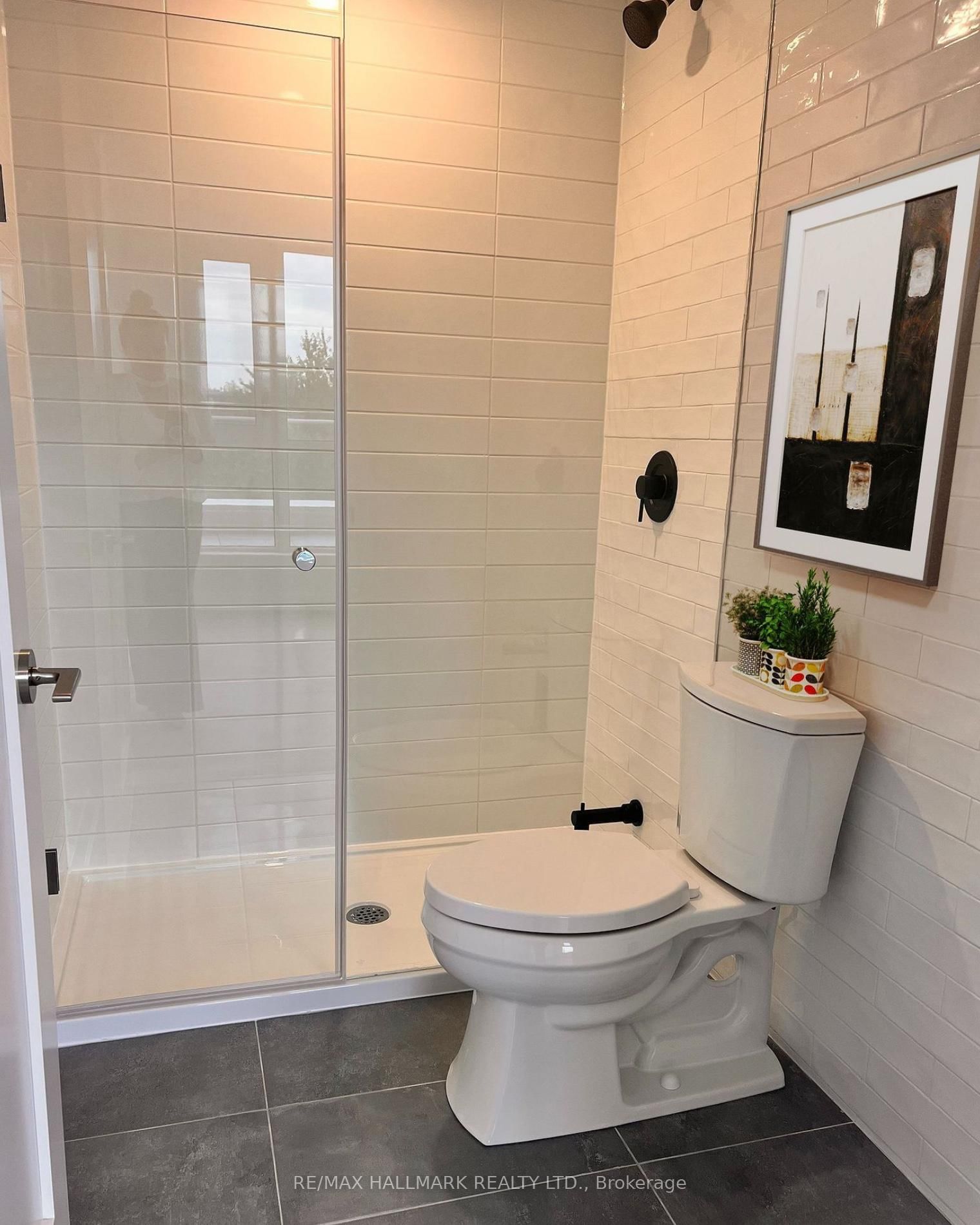 150 Logan Avenue, Unit 723 - Photo 8