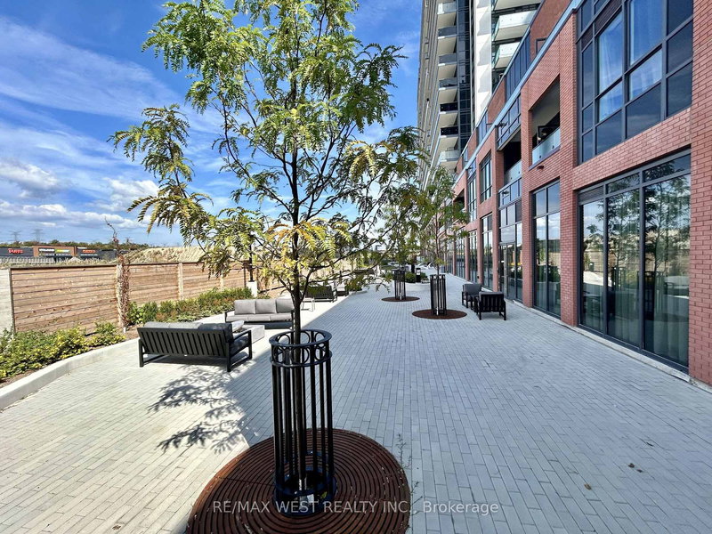 1831 - 2545 Simcoe St N, Oshawa, L1L 0W3 | Image 3