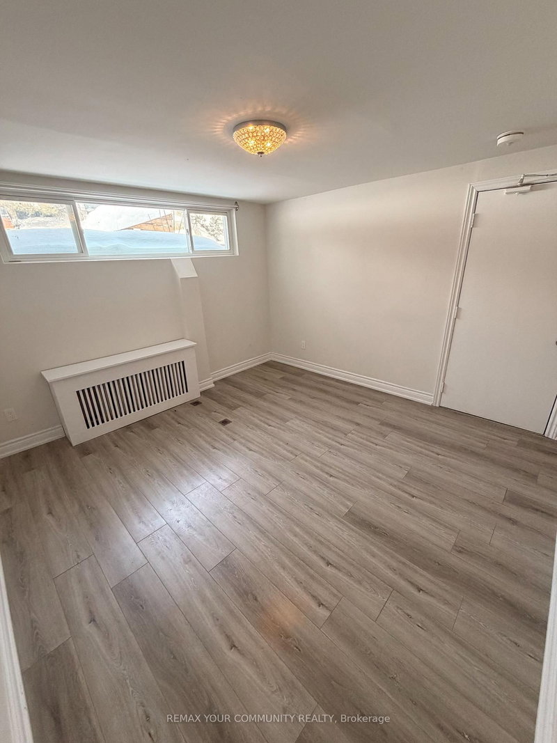 451 Leslie St, Toronto, M4M 3E5 | Image 3