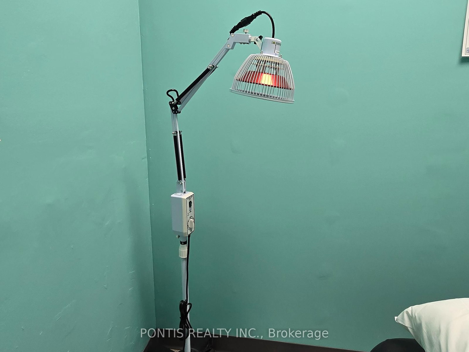 2304 Eglinton Avenue E - Photo 4