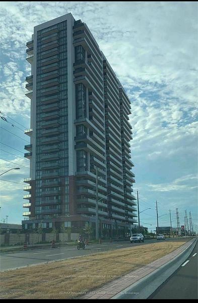 1114 - 2550 Simcoe Street