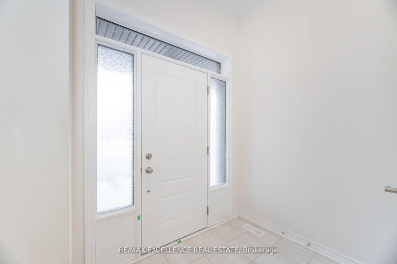 300 Okanagan Path, Oshawa, L1H 0A7 | Image 3