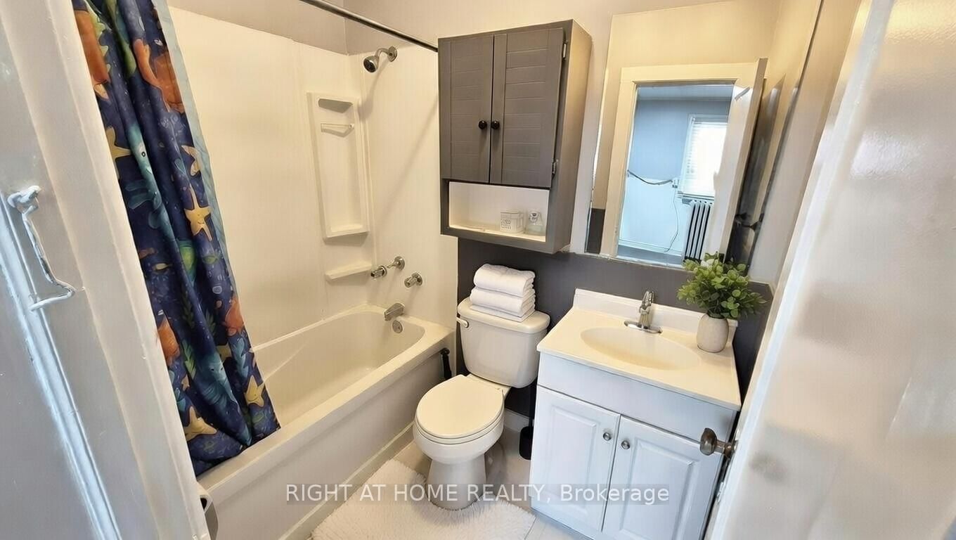 178 Adelaide Avenue E, Unit 1 - Photo 5