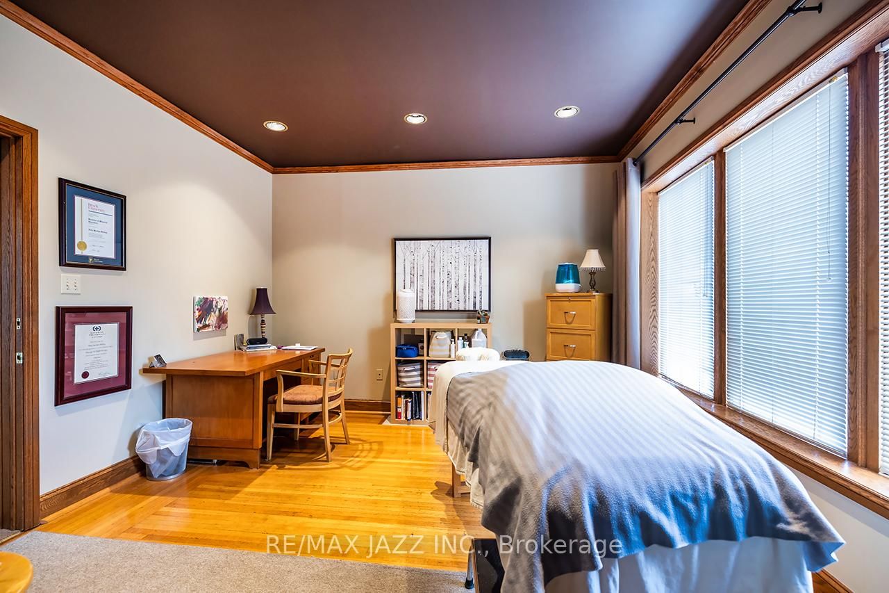 231 King Street E - Photo 11