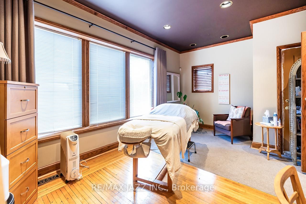 231 King Street E - Photo 12