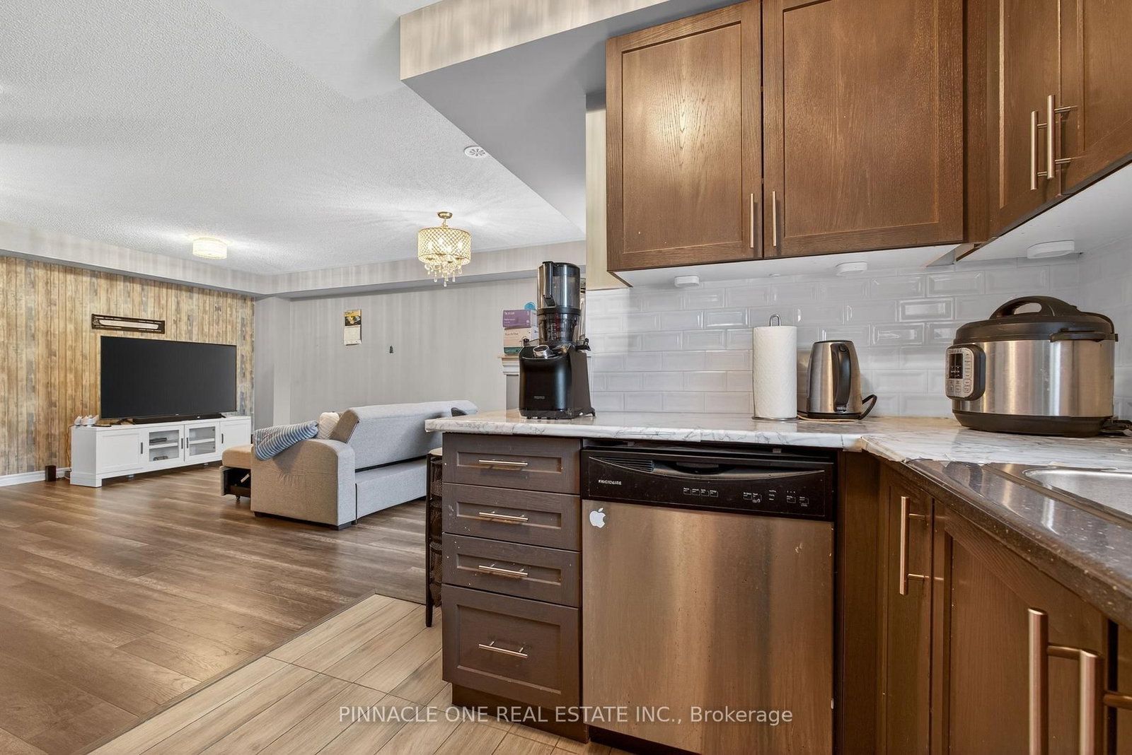 Townhouse for sale at 14 Nearco Crescent, Oshawa, Ontario, L1L 0J4 - Windfields - MLS: E12740082