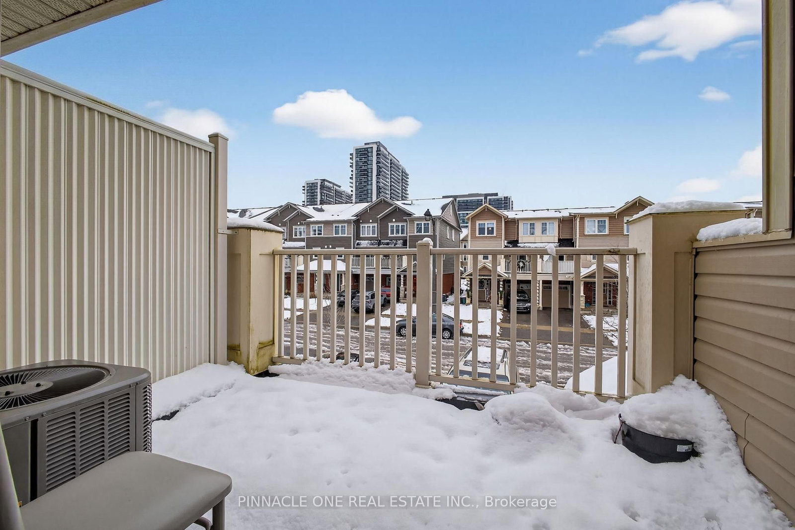 Townhouse for sale at 14 Nearco Crescent, Oshawa, Ontario, L1L 0J4 - Windfields - MLS: E12740082