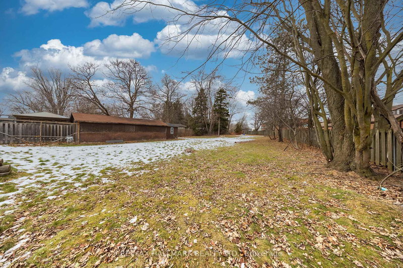 1911 Glenview Rd, Pickering, L1V 1W9 | Image 3