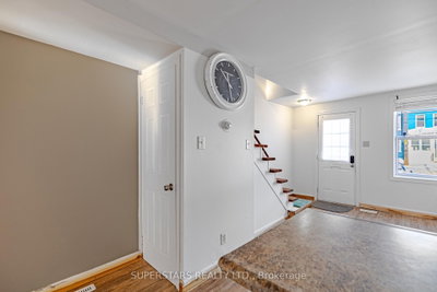 165 1/2 Olive Avenue — photo 4