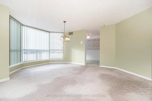 901 - 360 Watson Street W