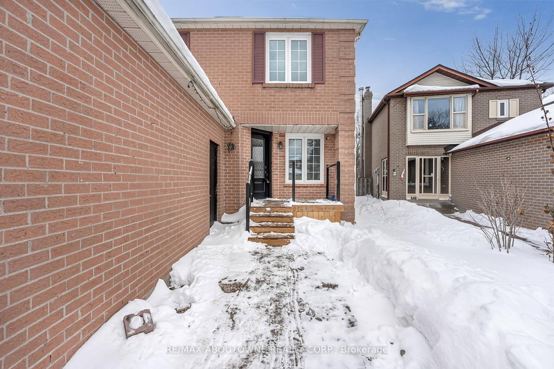 109 Millington Cres, Ajax, L1T 1R7 | Image 2