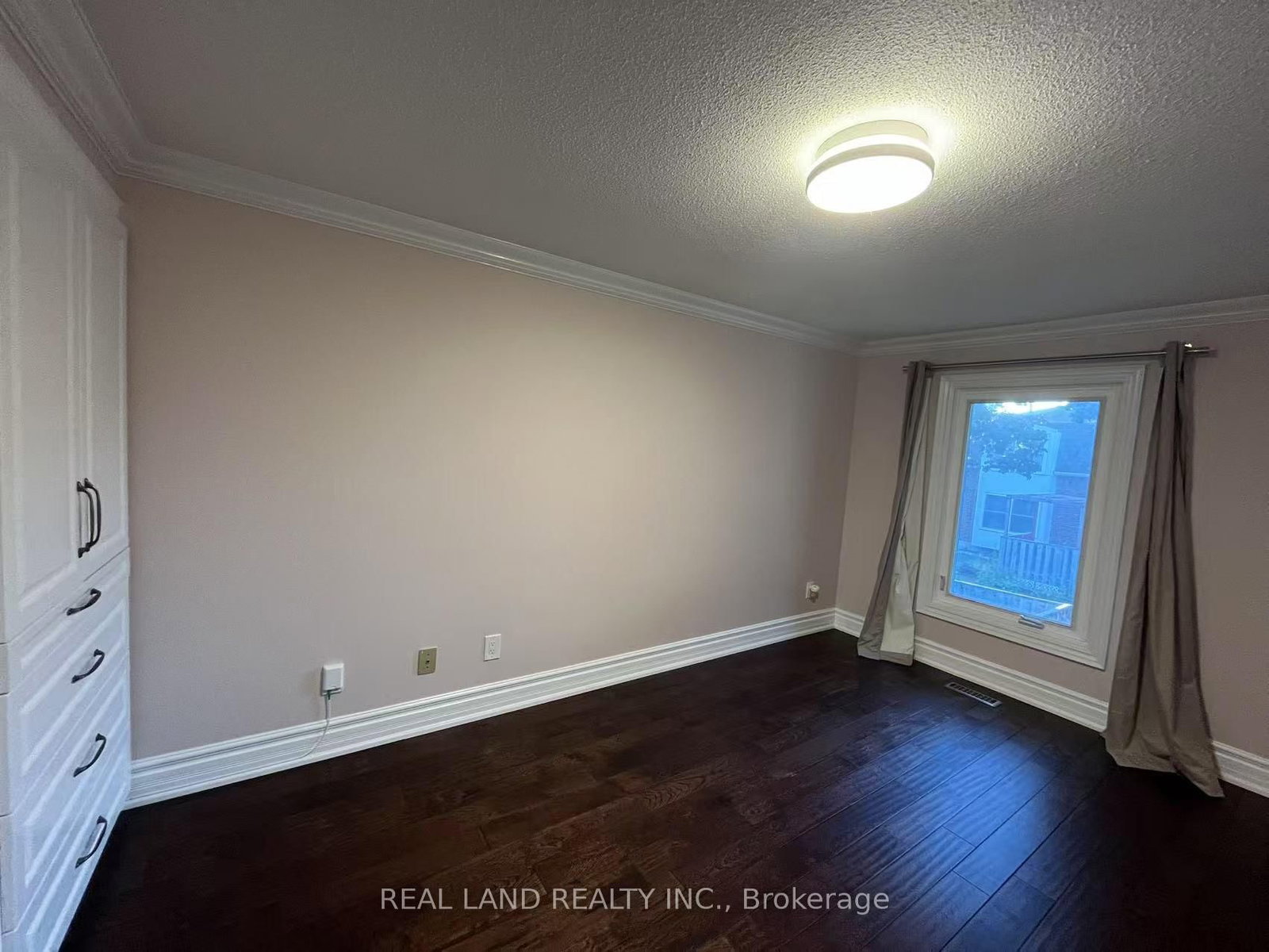 24 Sandyhook Square - Photo 7