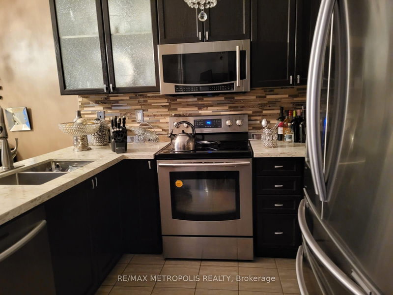 2757 William Jackson Dr, Pickering, L1X 0C1 | Image 3