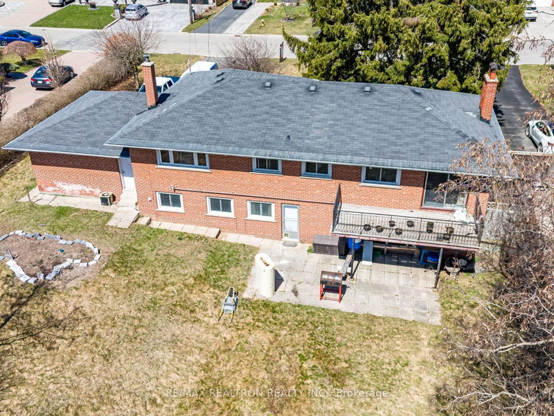 7 White Ave, Toronto, M1C 1P1 | Image 3