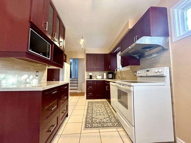 Upper - 27 Hayward Crescent