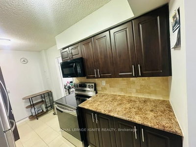 Condo leased at 702-1210 Radom Street, Pickering, Ontario, L1W 2Z3 - Bay Ridges - MLS: E12745224