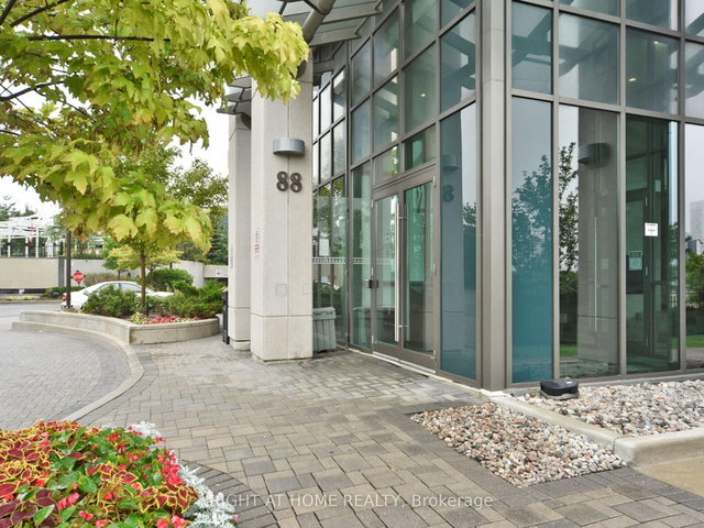 1007 - 88 Grangeway Avenue