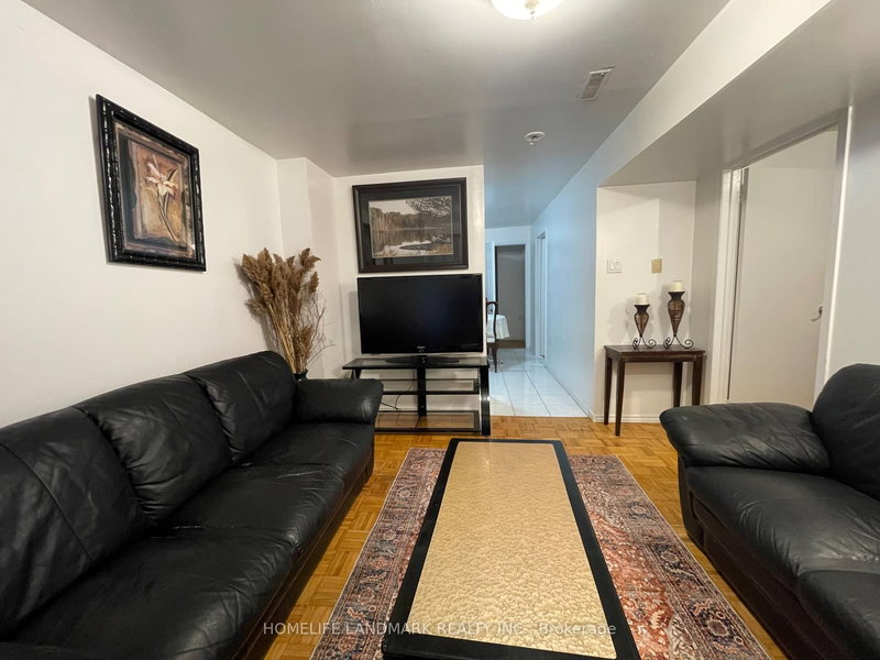 Bsmt - 4 Blue Eagle Tr, Toronto, M1V 1V9 | Image 2