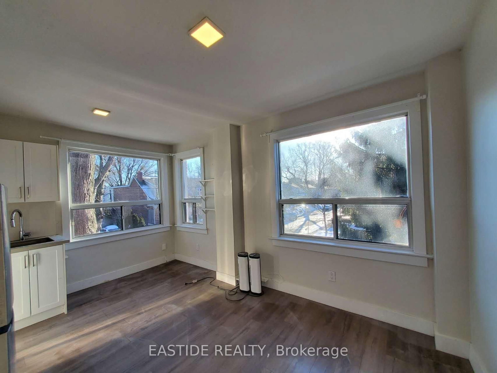 Detached House for lease at Upper-212 Monarch Park Avenue, Toronto, Ontario, M4J 4S1 - Danforth - MLS: E12747148