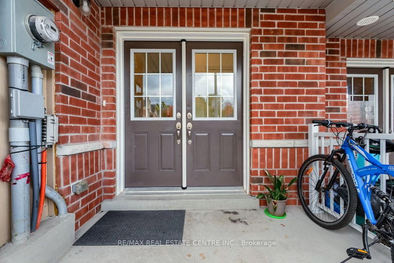 1195 Kettering Dr, Oshawa, L1K 1A6 | Image 3