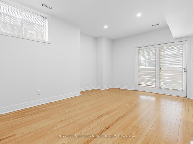 Lower - 44 Thatcher Ave, Toronto, M1M 2M2 | Image 2