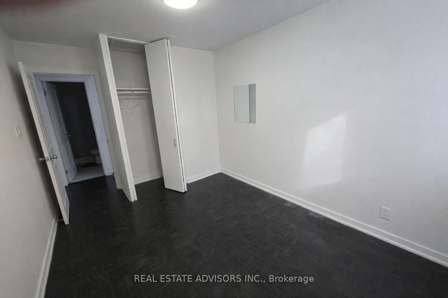 Detached House for sale at 712 Annland Street, Pickering, Ontario, L1W 1B4 - Bay Ridges - MLS: E12751510