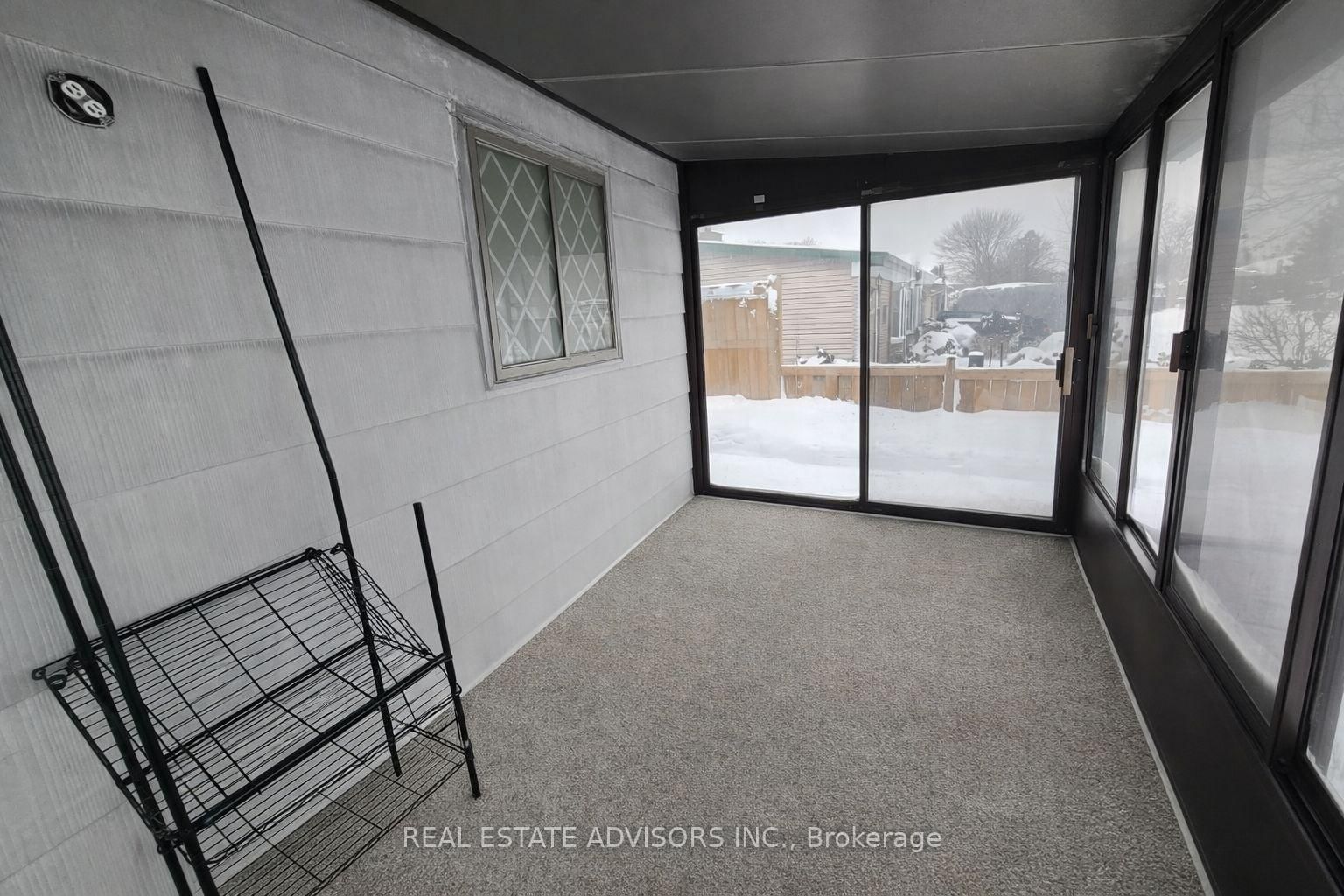 Detached House for sale at 712 Annland Street, Pickering, Ontario, L1W 1B4 - Bay Ridges - MLS: E12751510