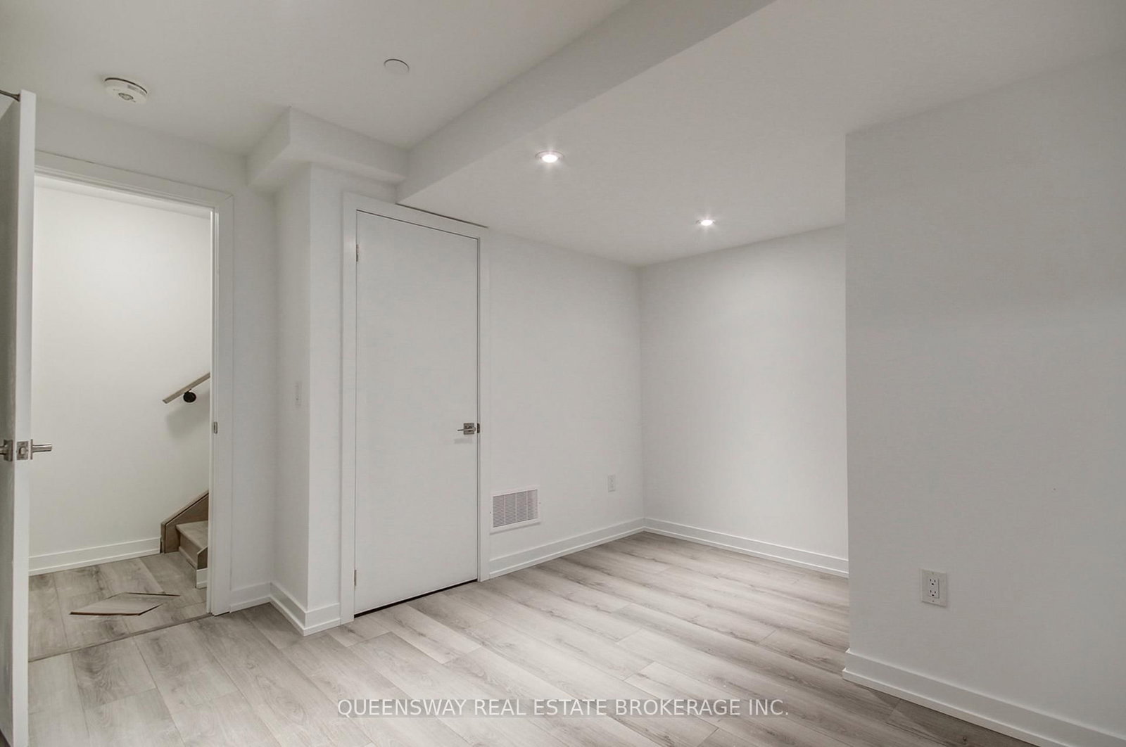 Townhouse for sale at 3079 pharmacy Avenue, Toronto, Ontario, M1T 1H8 - L'Amoreaux - MLS: E12752494