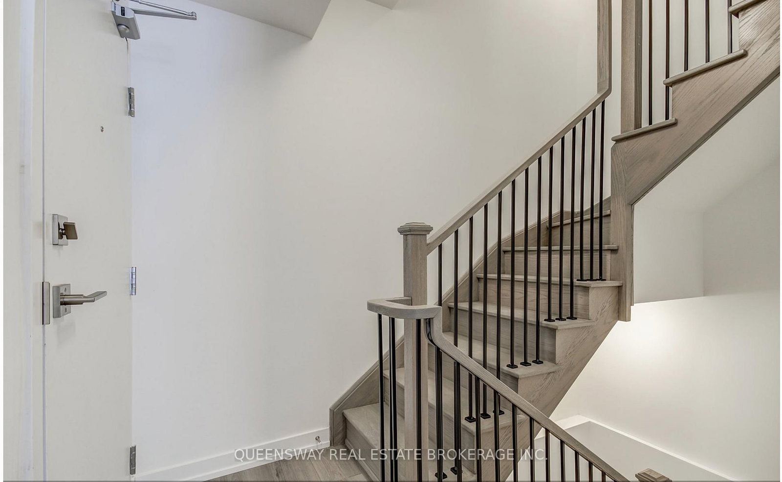 Townhouse for sale at 3079 pharmacy Avenue, Toronto, Ontario, M1T 1H8 - L'Amoreaux - MLS: E12752494