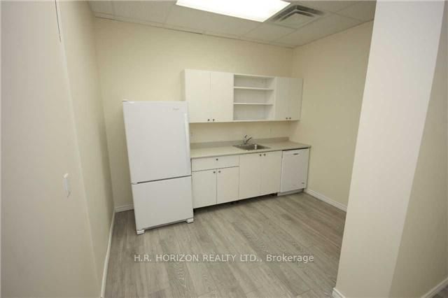 211 - 688 Coxwell Ave, Toronto, M4C 3B7 | Image 3