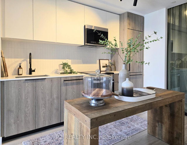 210 - 1635 MILITARY Trail