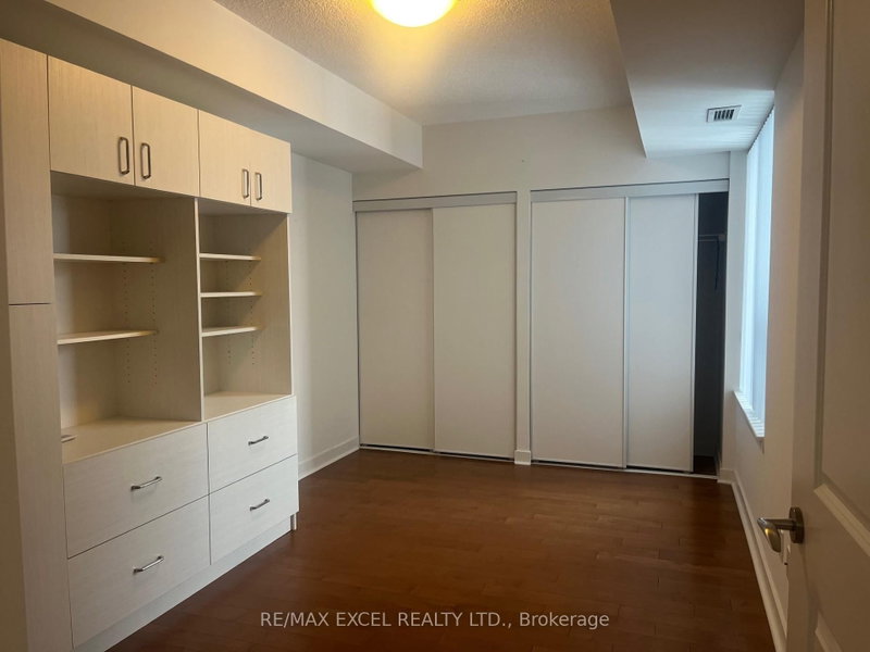 1038 Mcnicoll Toronto,ON M1W 2J6 — Photo 5