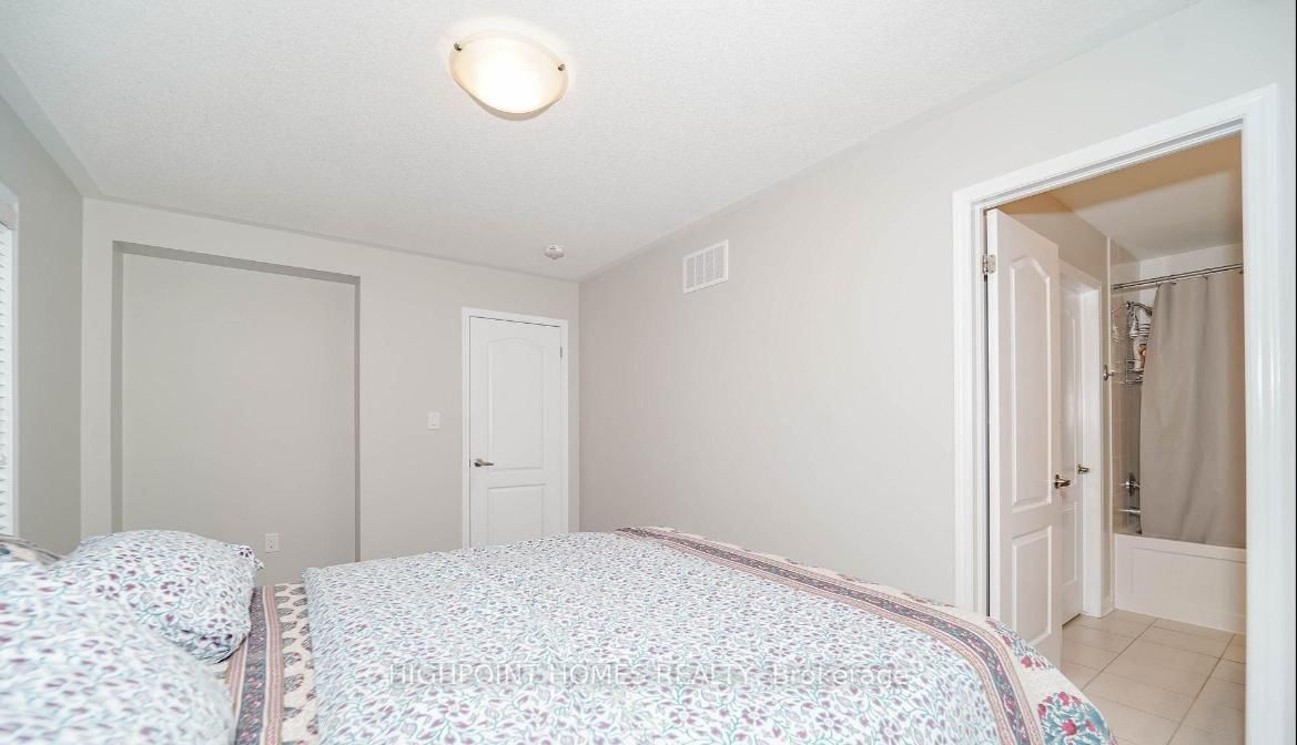 Townhouse for sale at 1062 Clipper Lane, Pickering, Ontario, L1X 0E9 - Rural Pickering - MLS: E12757588