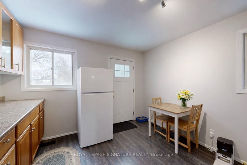 Main - 117 Hampton Ave, Toronto, M4K 2Z2 | Image 3