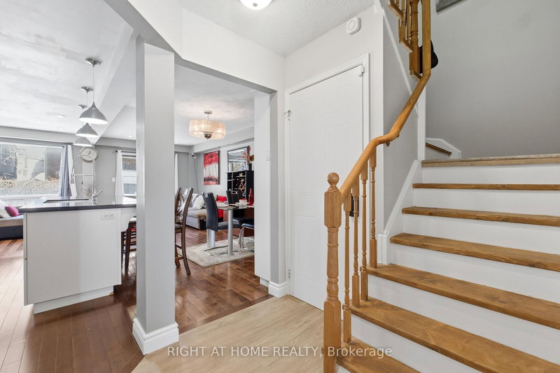 2225 Wildwood Cres N, Pickering, L1X 2R6 | Image 3