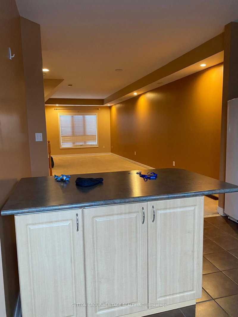 12 - 1250 St. Martins Dr W, Pickering, L1W 0A2 | Image 3