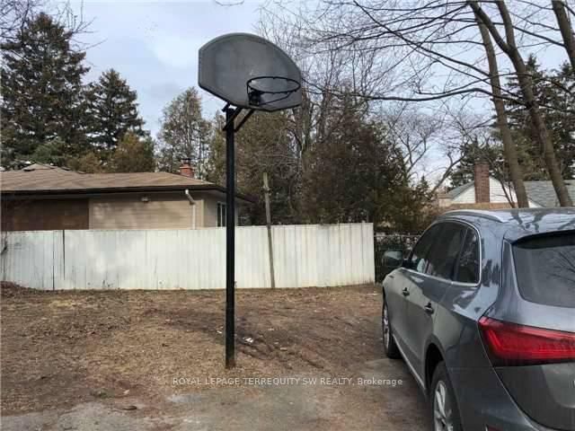 Detached House for lease at Main-61 Cedar Drive, Toronto, Ontario, M1J 3E9 - Scarborough Village - MLS: E12760982