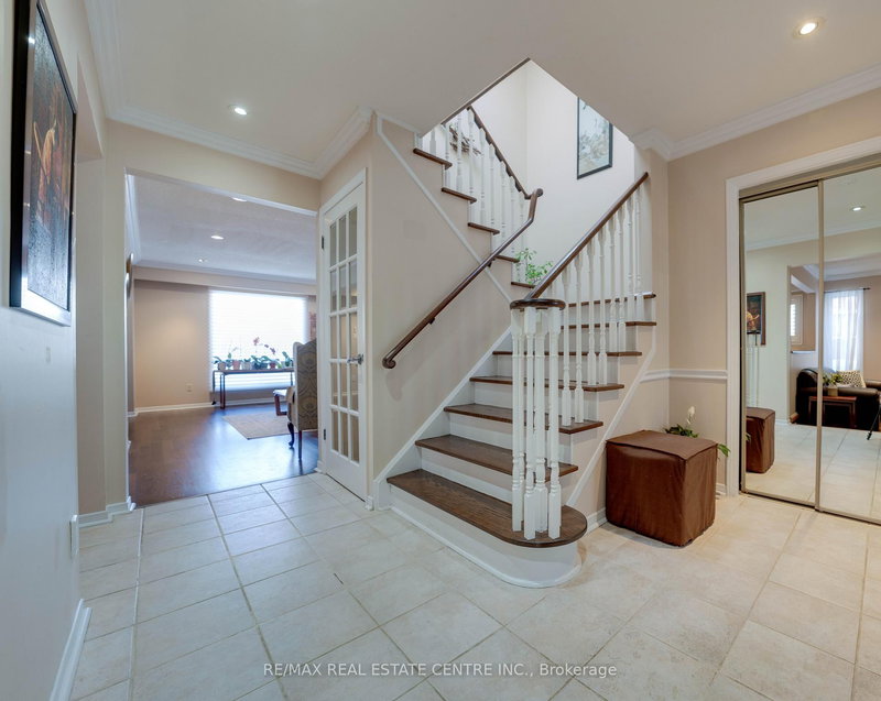 37 Statesman Sq, Toronto, M1S 4H7 | Image 2
