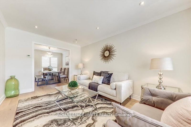 26 Halfmoon Sq, Toronto, M1C 3V3 | Image 2