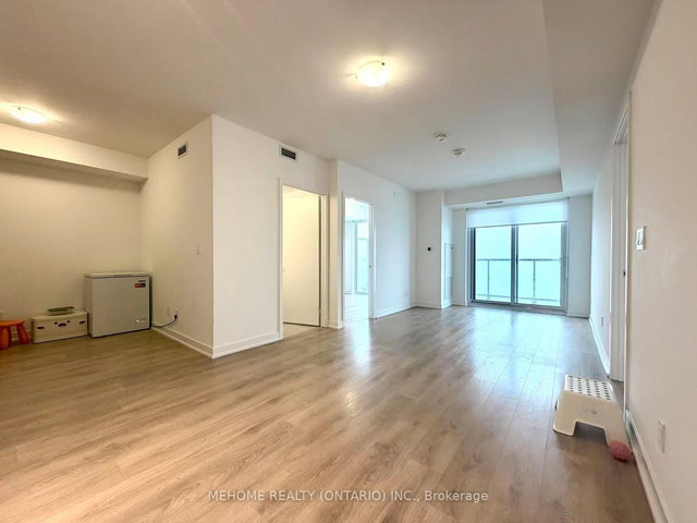 2807 - 2033 Kennedy Road