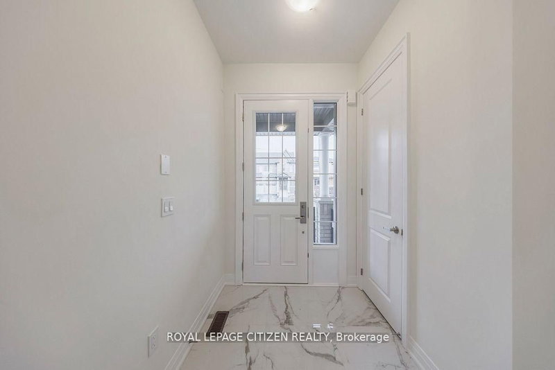 26 Wesley Brooks St, Clarington, L1B 0W4 | Image 2