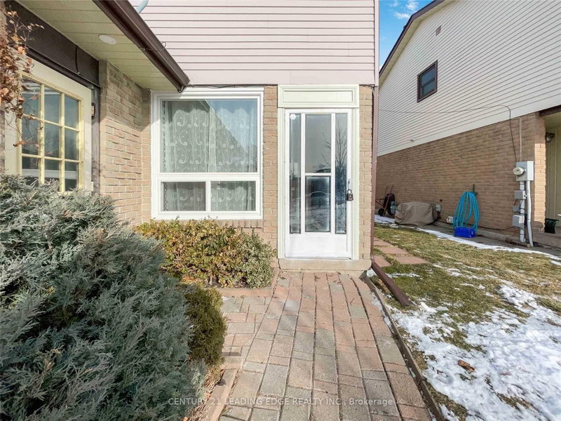 1334 Pinehurst Ave, Oshawa, L1H 8G5 | Image 2