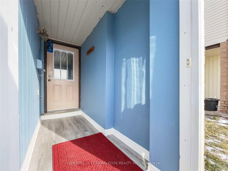 1334 Pinehurst Ave, Oshawa, L1H 8G5 | Image 3