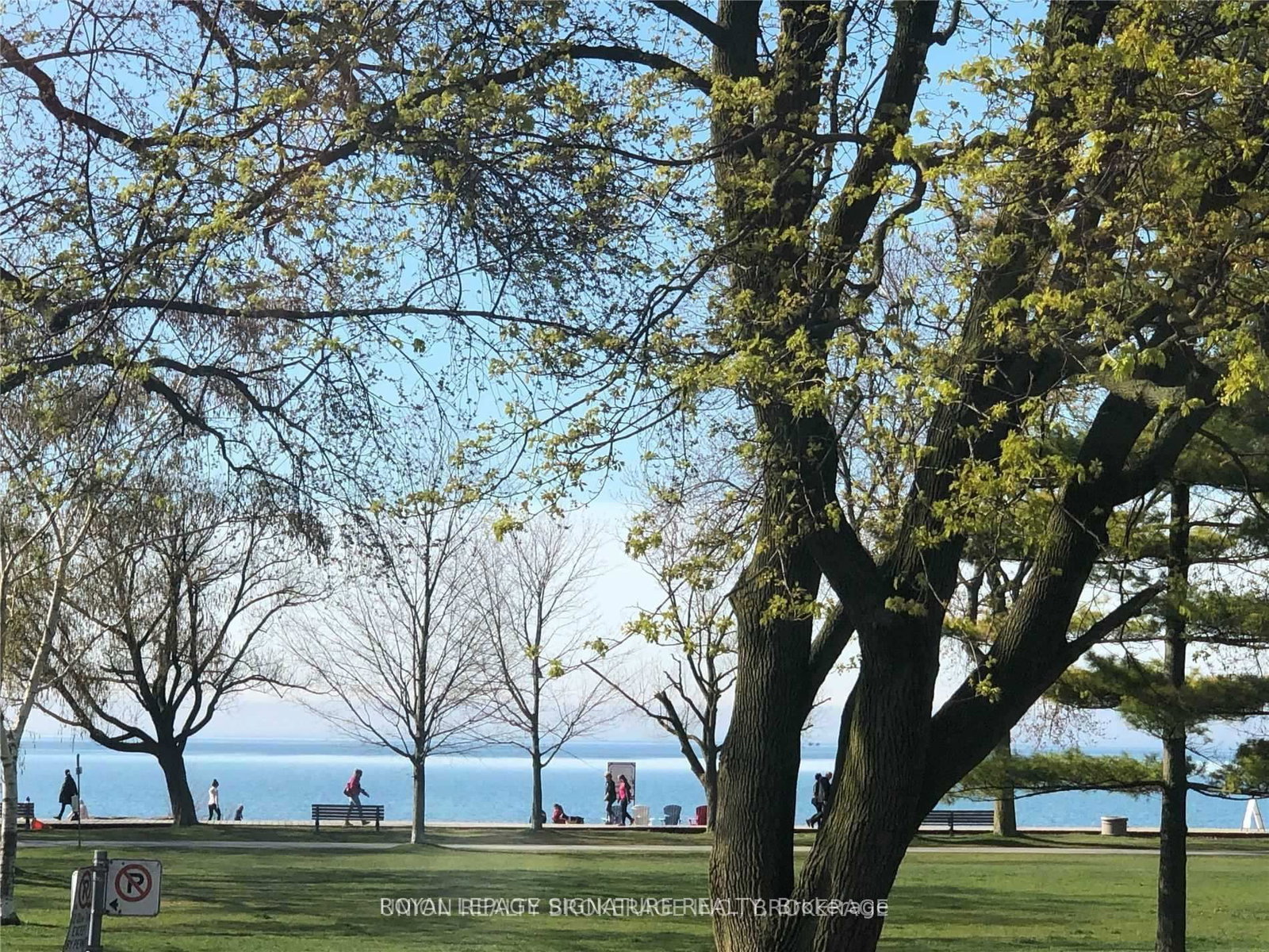 Detached House for lease at Lower-20 Kew Beach Avenue, Toronto, Ontario, M4L 1B7 - The Beaches - MLS: E12769198