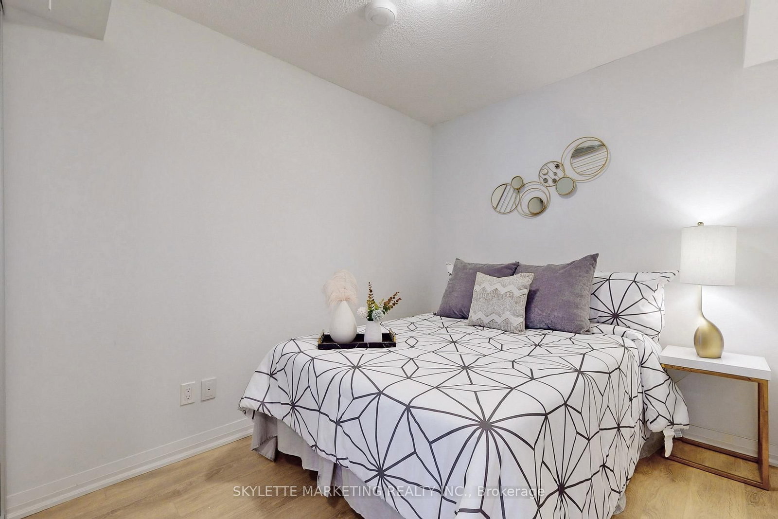 Condo for lease at 609-30 Meadowglen Place, Toronto, Ontario, M1G 0A6 - Woburn - MLS: E12769582