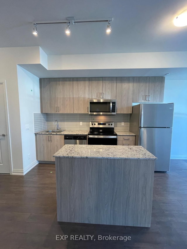 402 - 10 MEADOWGLEN Place