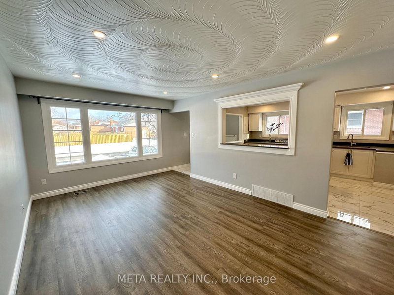 1398 Lakefield St, Oshawa, L1J 3Y9 | Image 2